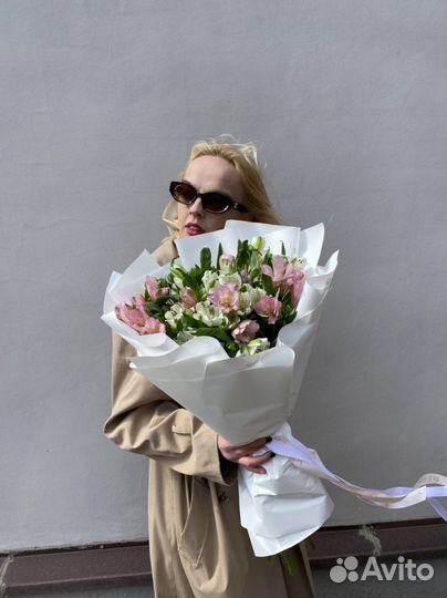 Альстромерии белые