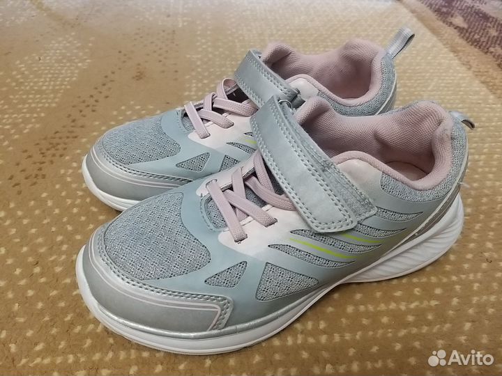 Кроссовки для девочки (сменка)