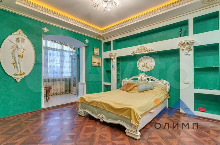 3-к. квартира, 181,1 м², 1/3 эт.