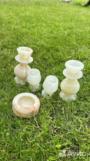 Набор из оникса. Подсвечники,рюмки,пепельница