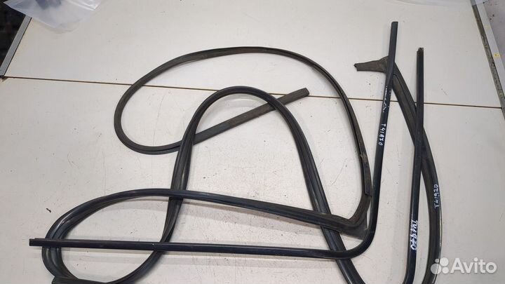 Молдинг стекла Jaguar XJ 1997–2003, 1998