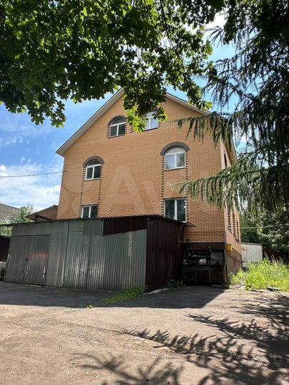 Дом 339,6 м² на участке 8 сот.