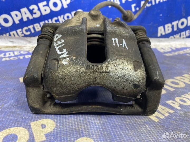 Передний левый суппорт Renault Duster кроссовер