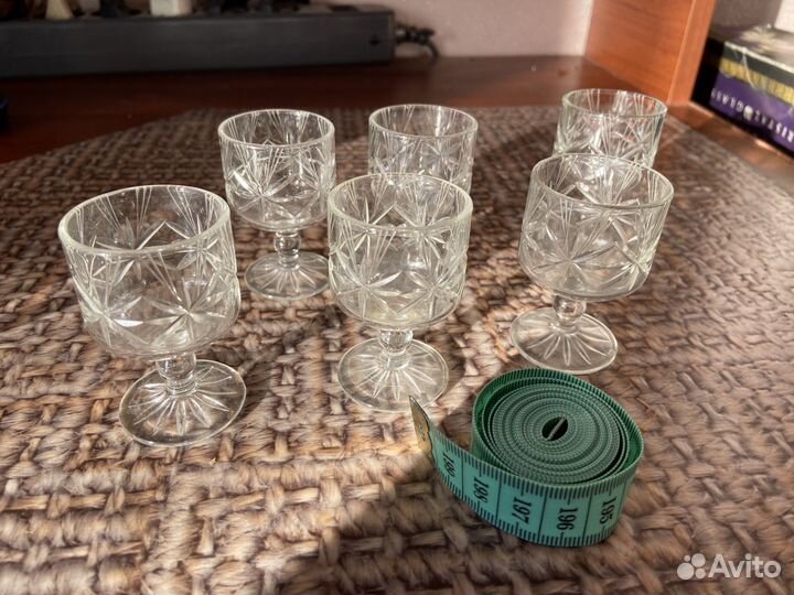Хрустальные наборы рюмок, бокалов (27 штук)