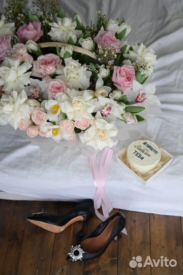 Цветы и торт