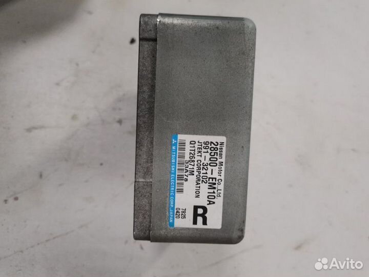 Блок управления Nissan Tiida хэтчбек HR16 2007