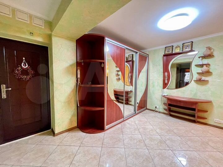 3-к. квартира, 77 м², 2/5 эт.