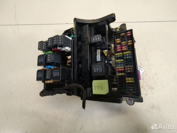 Блок предохранителей Audi Q3, 2016