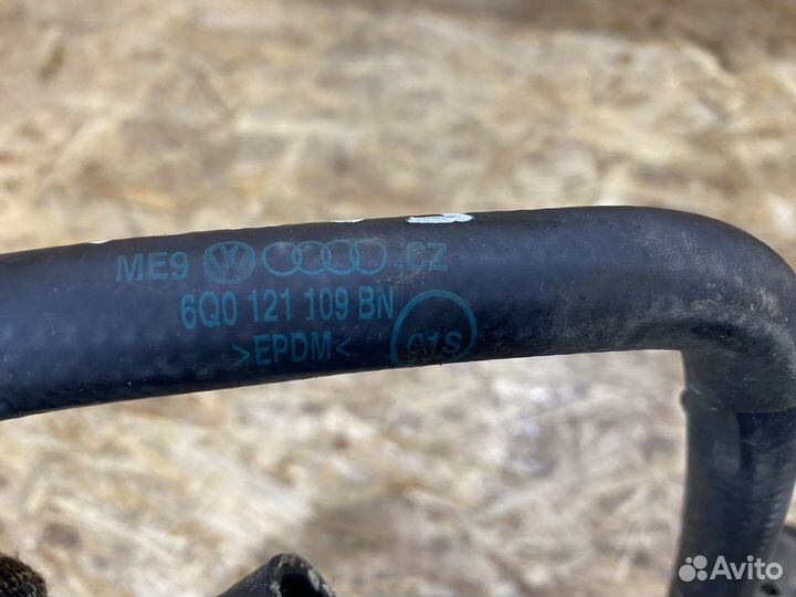 Шланг системы охлаждения Skoda Fabia 2 07-15