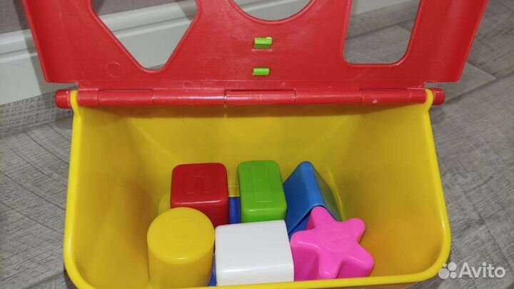 Развивающие игрушки, сортеры и стучалка