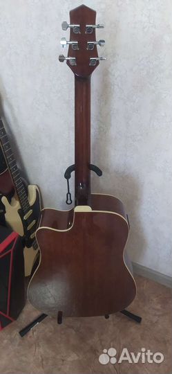 Акустическая гитара