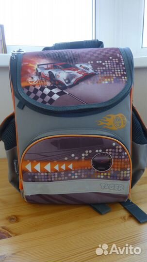 Ранец школьный для мальчика начальной школы