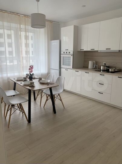 2-к. квартира, 54 м², 2/10 эт.
