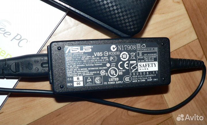 Нетбук asus eee PC 1001px