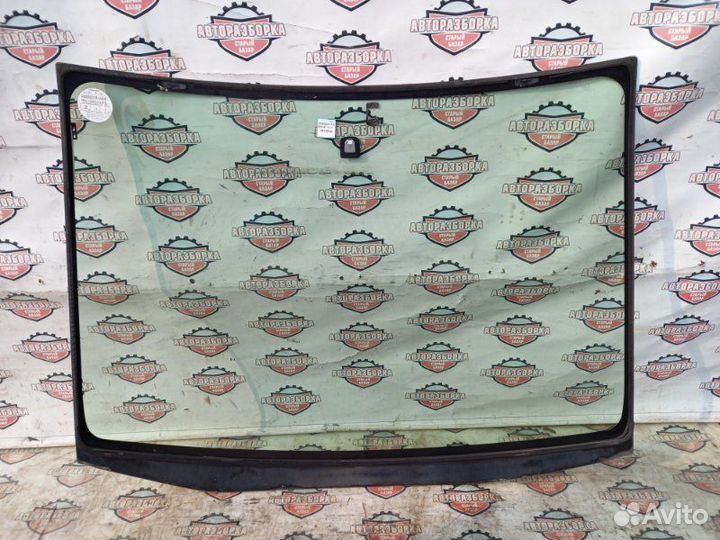 Стекло лобовое Toyota Noah AZR65G 1azfse 2004