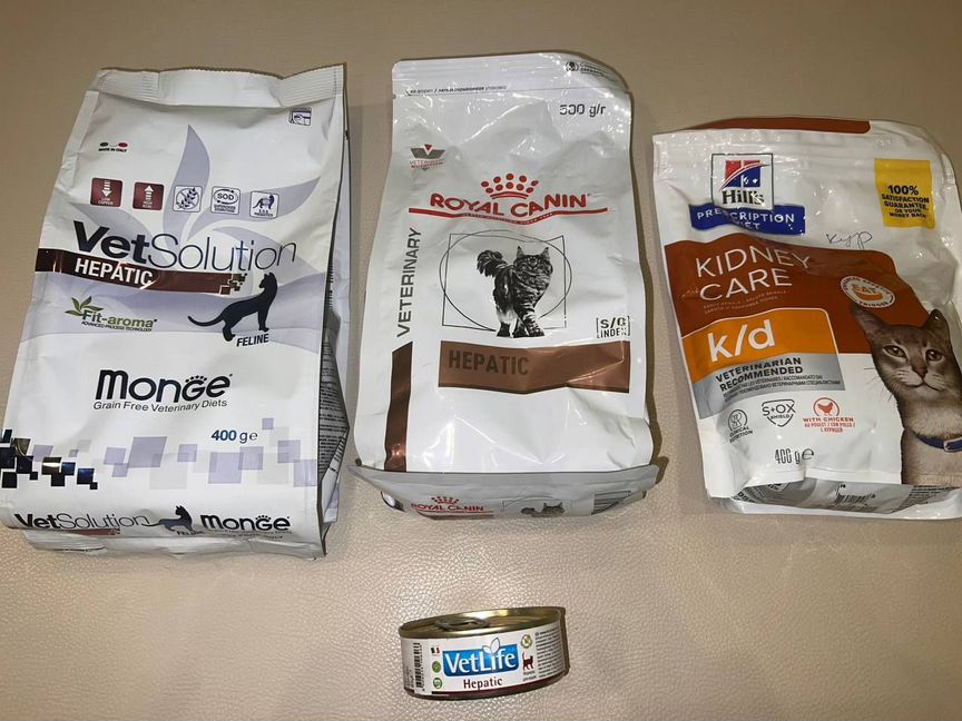 Сухой корм для кошек Monge, Royal Canin, Farmina