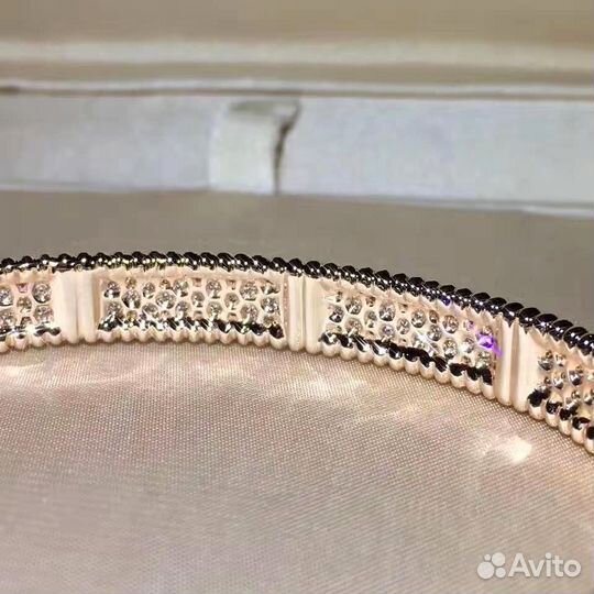 Van Cleef Золотой браслет с бриллиантами