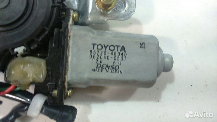 Стеклоподъемник электрический задний правый Lexus