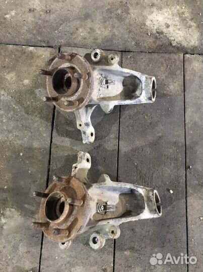 Кулак с ступицей перед. Форд Фокус 3,2013г