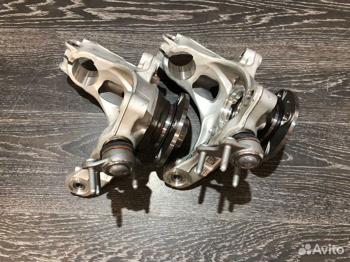 Кулак левый передний алюминиевый MQB