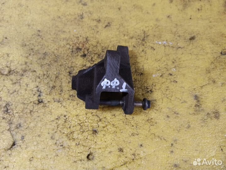 Кронштейн опоры кпп Ford Focus 1