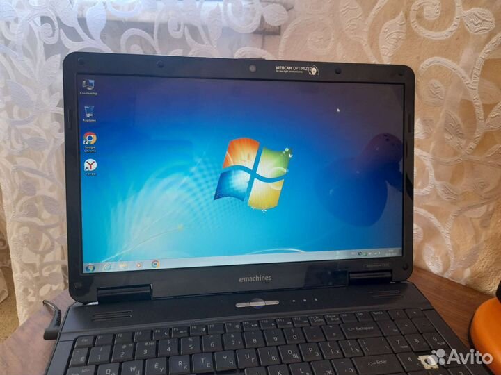 Ноутбук Emachines e525