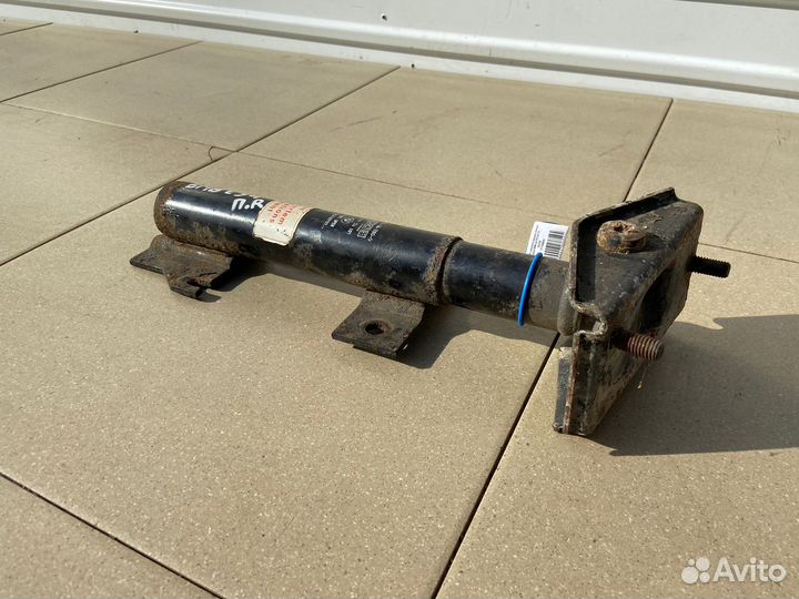 Кронштейн усилителя переднего бампера правый BMW е