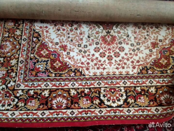 Ковер шерстяной