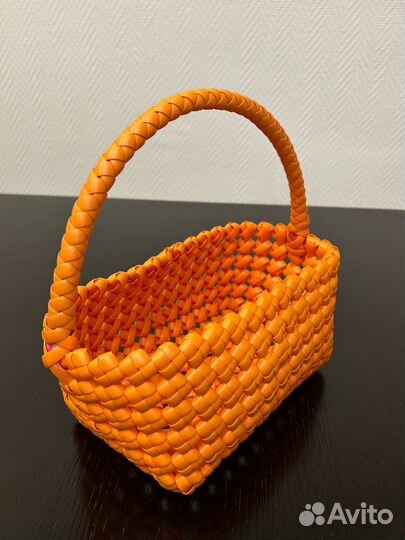 Корзинка на пасху из искусственного ротанга