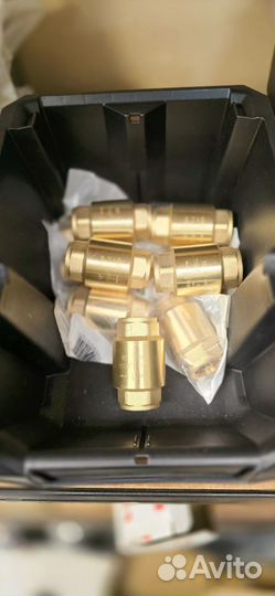 Обратный клапан с латунным штоком 1/2 вр/вр