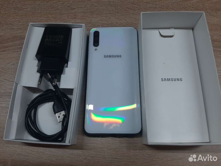 Samsung galaxy a50 4/64