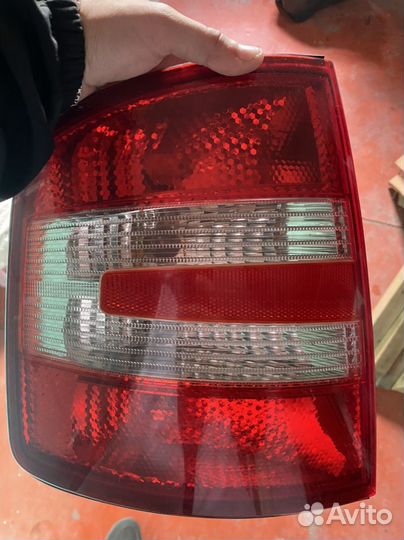 Задний фонарь левый