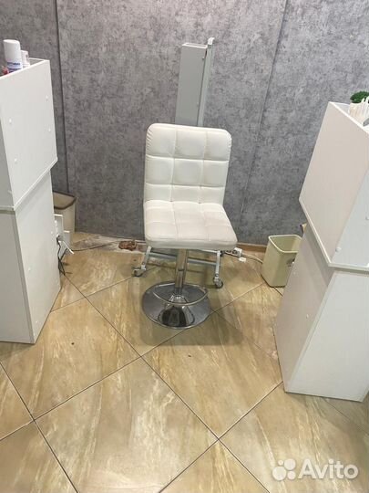 Кресло для бровиста