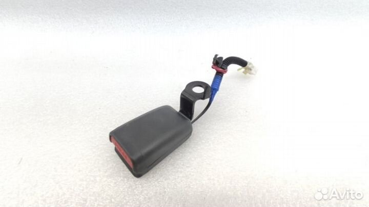 Ответная часть ремня безопасности задняя правая