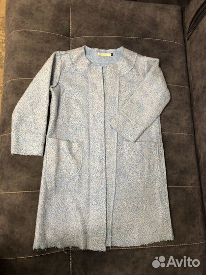 Пальто р 44 букле голубое без застежки