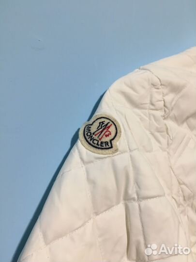 Легкий пуховик Moncler