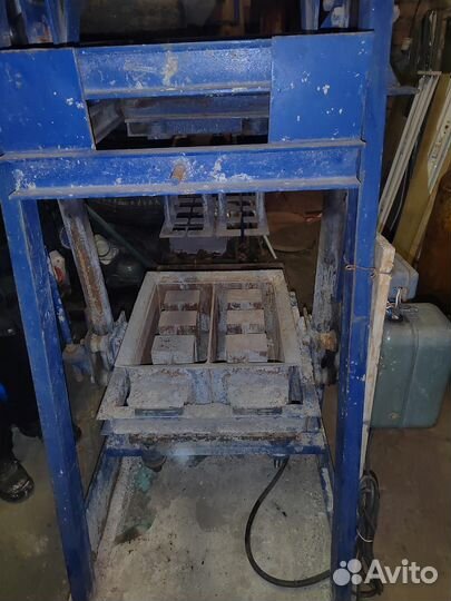 Станок для шлакоблоков
