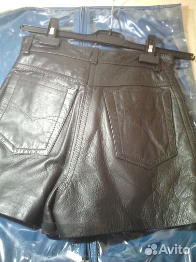 Фирменные кожаные шорты