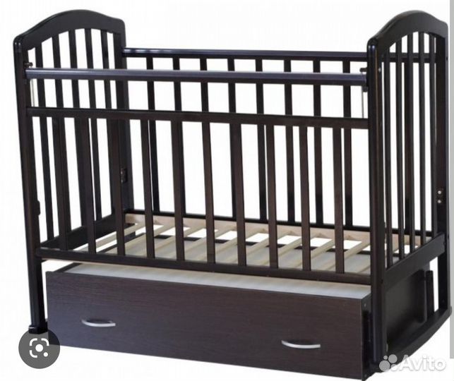 Продам детскую кровать с ящиками и матрасом