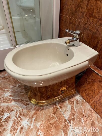 Раковина и биде (Италия)