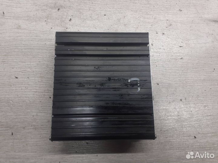 Усилитель магнитолы Dodge Caliber