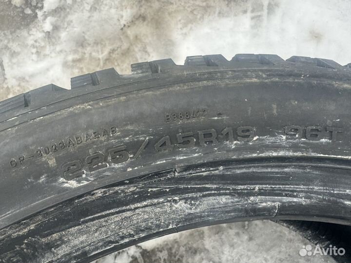 Goodyear UltraGrip Arctic 2 225/45 R19 96T