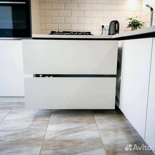 Прямая кухня на заказ. Фабрика в Ровном