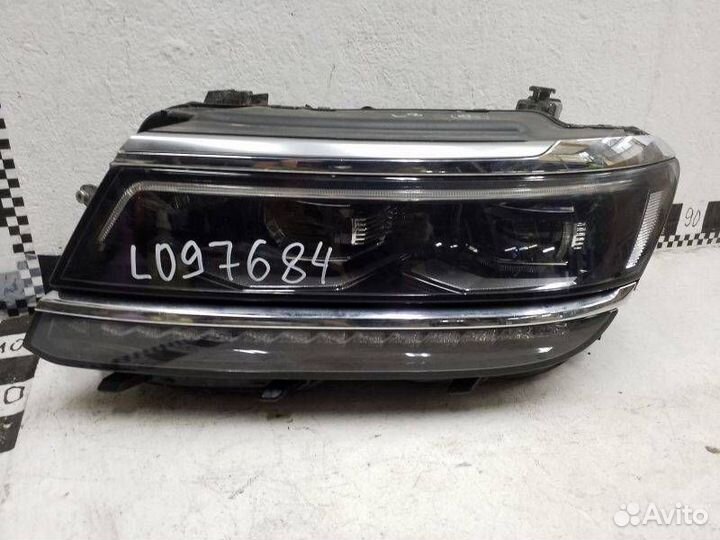 Фара левая Volkswagen Tiguan