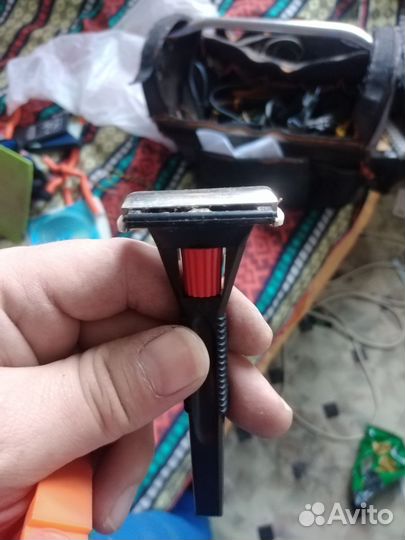 Бритвенный станок искра