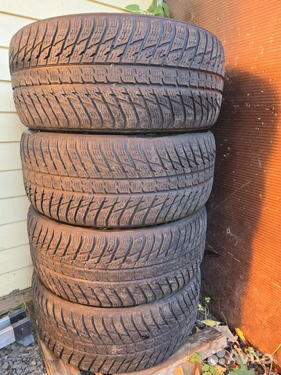 Nokian Tyres WR SUV 3 275/45 R20
