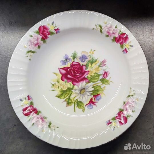 Большая тарелка и блюда времён СССР