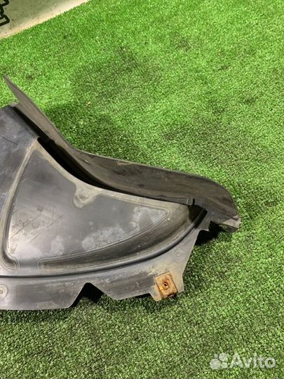 Подкрылок передний правый Bmw 5 F07 N63B44A 2009
