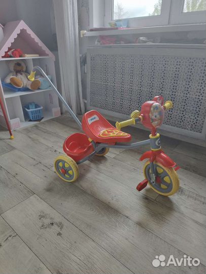 Детский велосипед с ручкой