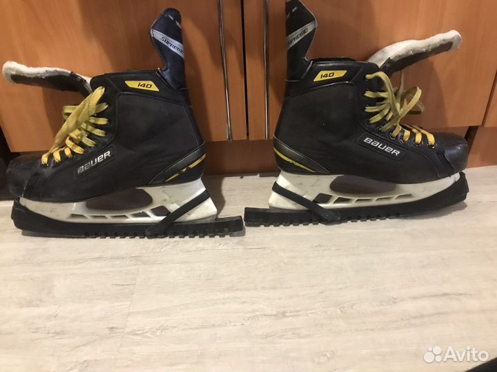 Хоккейные коньки bauer 9R размер